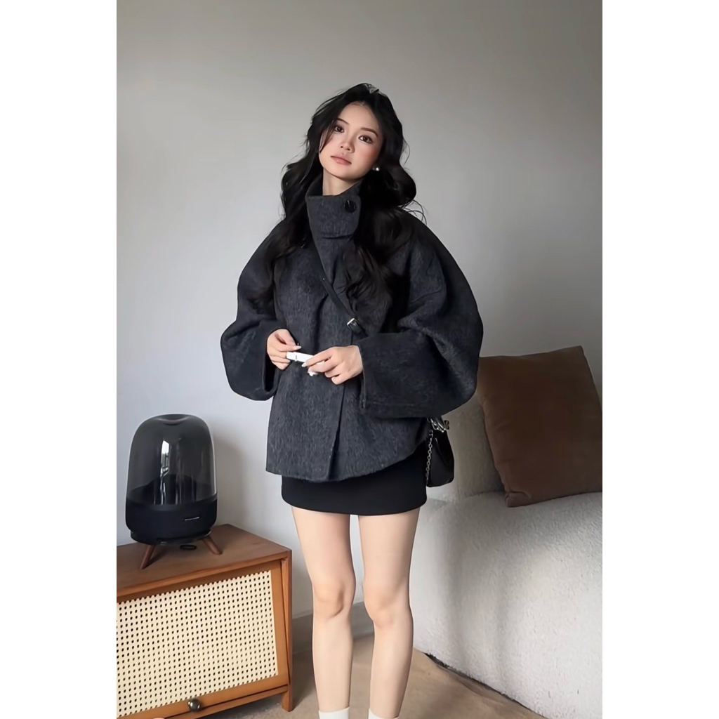 SUPER WEST SHORT WIDE FORM WOOL JACKET WITH LARGE COLLAR – OVERSIZED THICK WARM KNITTED JACKET