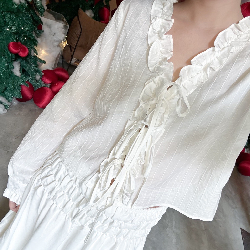 (REM PHOTO) REM.made เสื้อดีไซน์ Hazyy คอปกระบายผูกเชือก