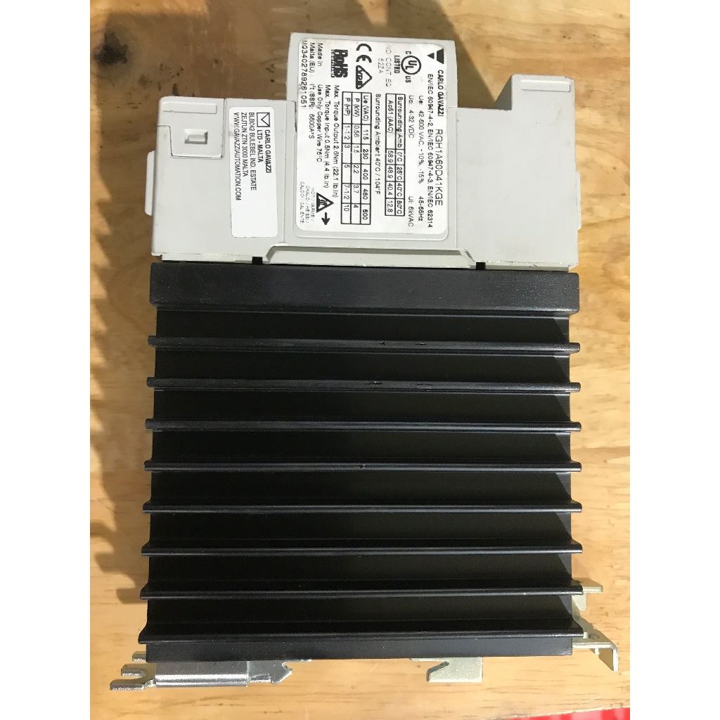 (มือสอง) SSR Semiconductor Relay Carlo Gavazzi RGH1A60D41KGE