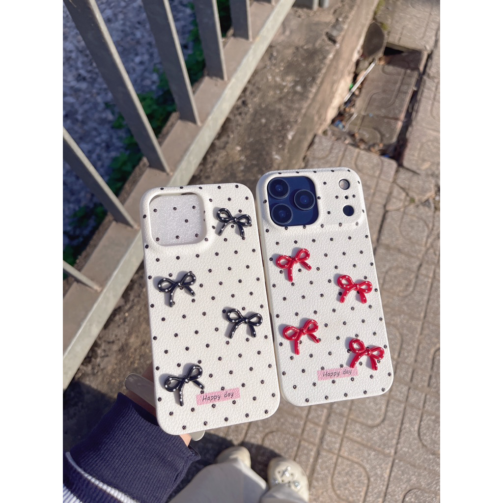 เคส PORK DOTS WITH BEAUTIFUL BOW CHARM IU