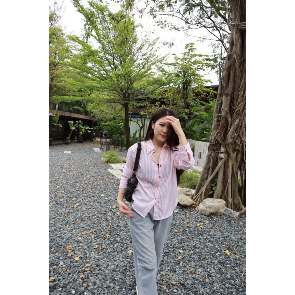 เสื้อเชิ้ตลายสก็อตคอวีผู้หญิงผ้าคอตตอนนิ่ม ก996