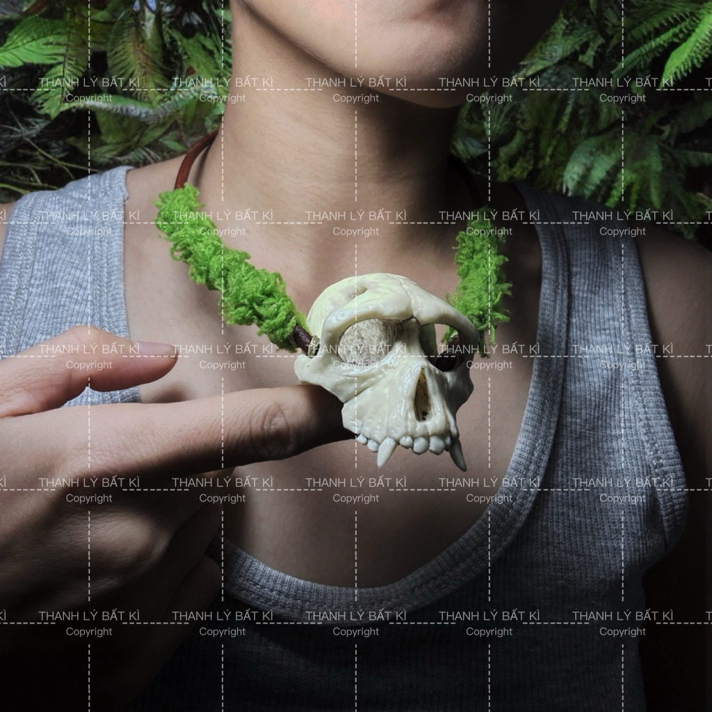 MONKEY SALAD RESIN NECKLACE WITH MOSS TRIBAL SKULL NECKLACE อุปกรณ์เสริม UNISEX UNIQUE HANDMADE JEWE