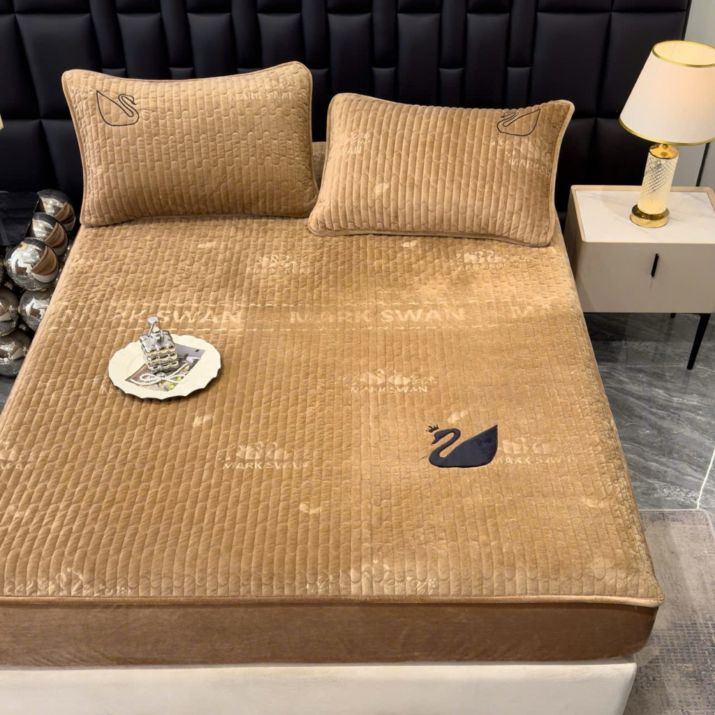 Set 3 Velvet Felt Mark Swan Crown NO.12 – Chunky Ceiling Sheet & Luxury Pillow