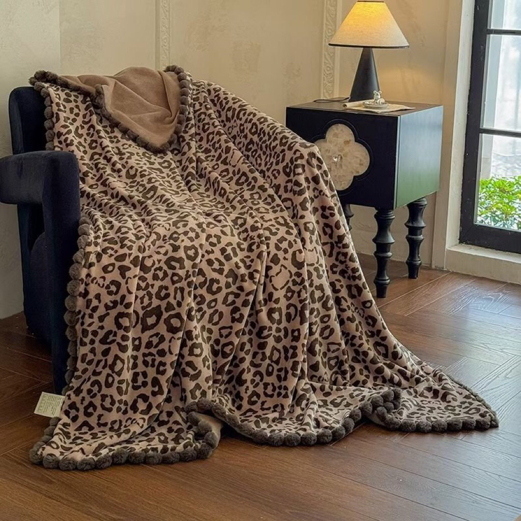 Van su shop - ผ้าห่มหิมะนมลาย M5x2m