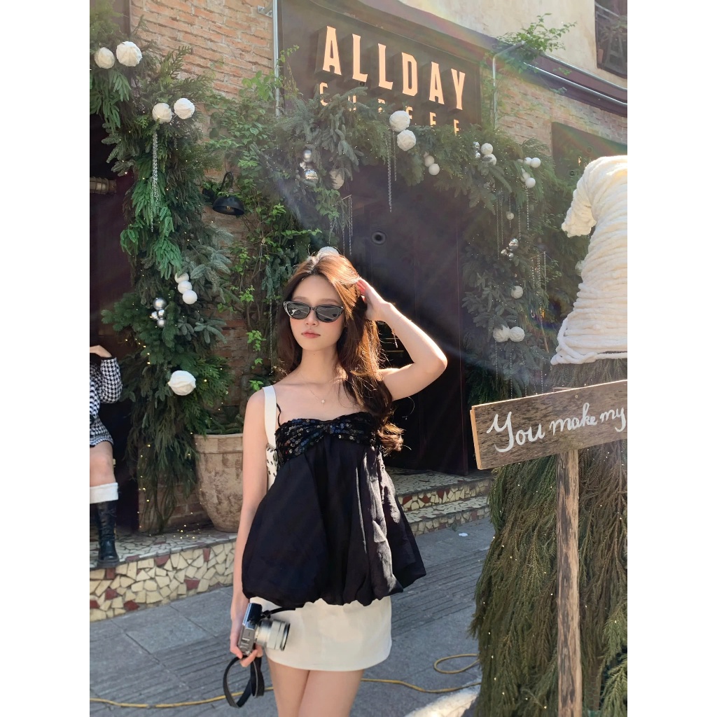 ISENMIE TOP เสื้อเชิ้ตผู้หญิง Flared Form With Lovely Glitter Bow SECODEE