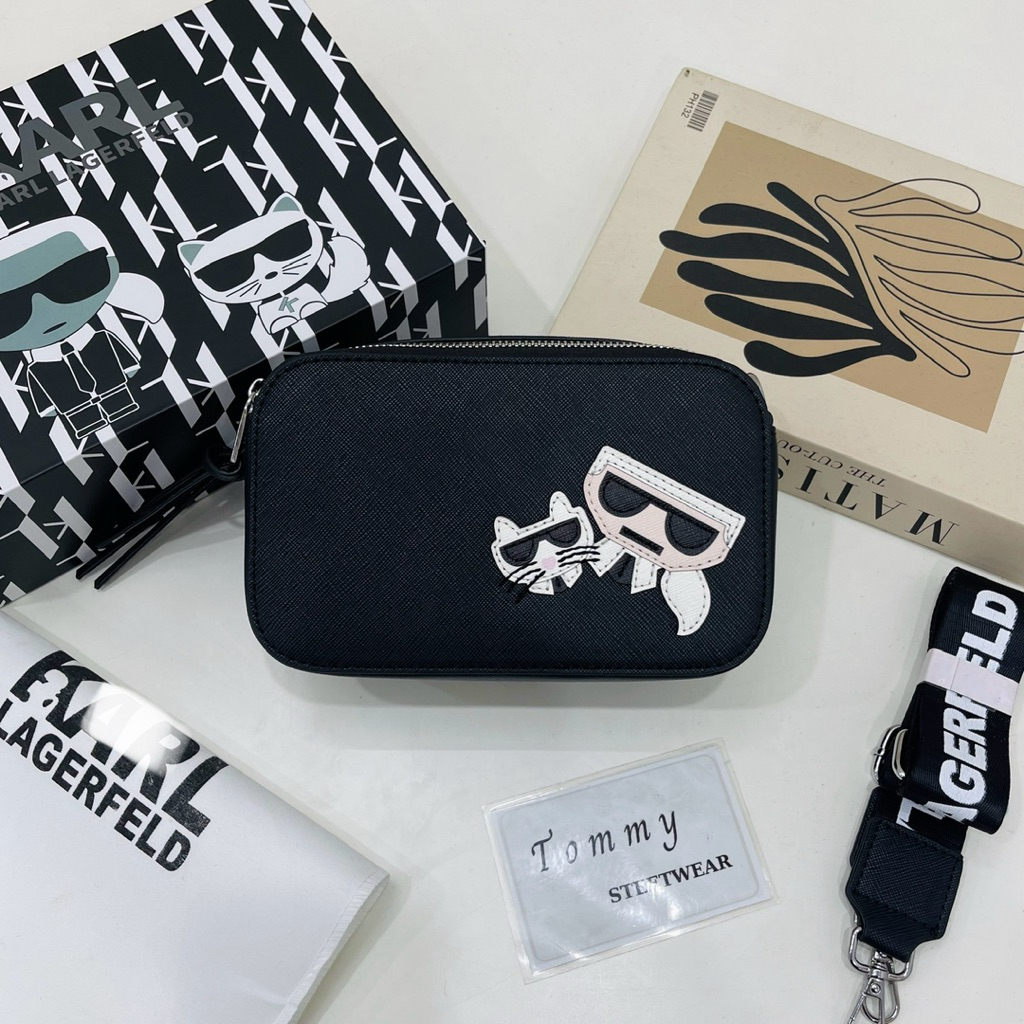 [คุณภาพสูง] - กระเป๋าสะพายข้าง Alpha K@rl พร้อมแว่นตาสวมรูปทรงมนุษย์ Next to the Cat Fullbox - สินค้