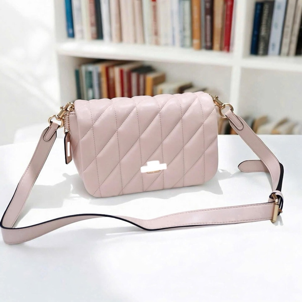 กระเป๋า C Quinn นุ่มสวย