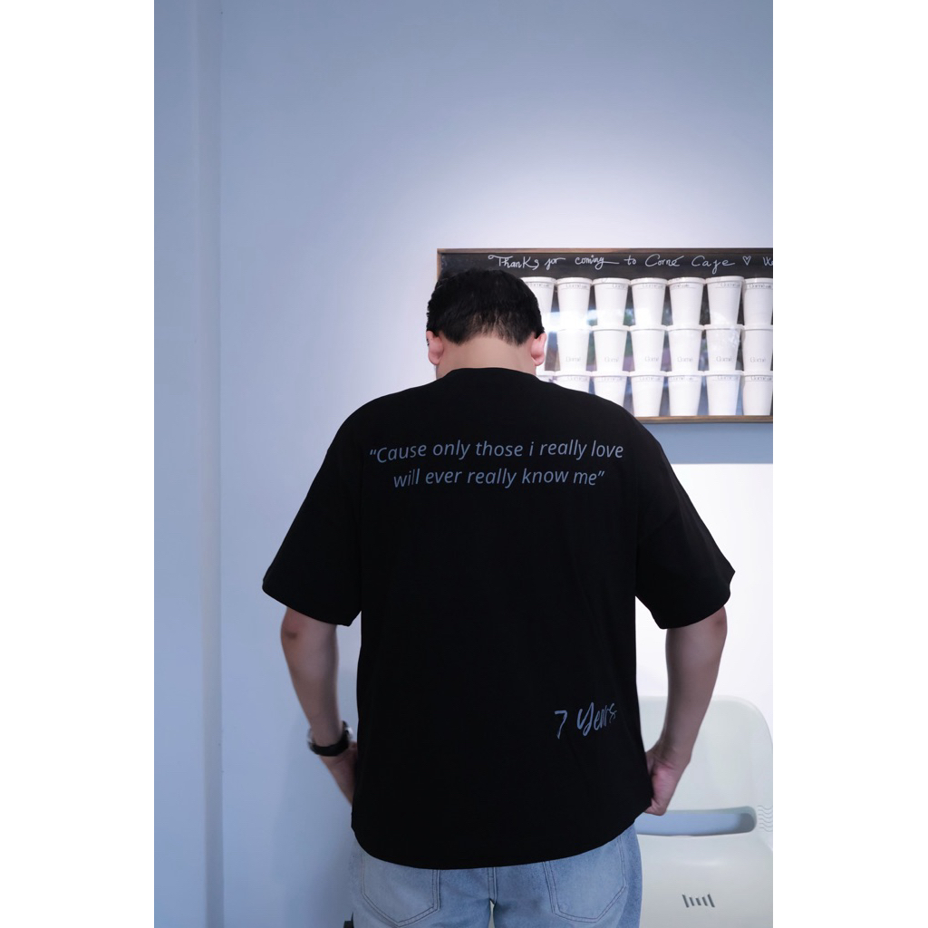 HORUS.STUDIO7 เสื้อยืด Boxy สําหรับผู้ชายและผู้หญิง แฟชั่น วัสดุนุ่มสไตล์โมเดิร์น (Studio) (7 ปี...)