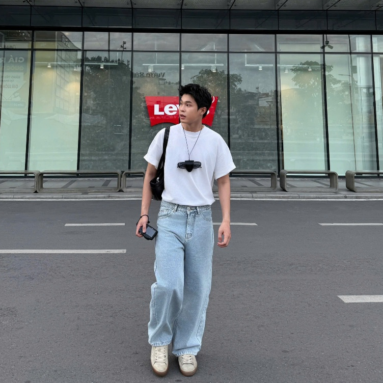 FADED BLUE WIDE STRAIGHT JEANS WHOSE - กางเกงยีนส์ขากว้าง STRAIGHT Hoes Studio 2143