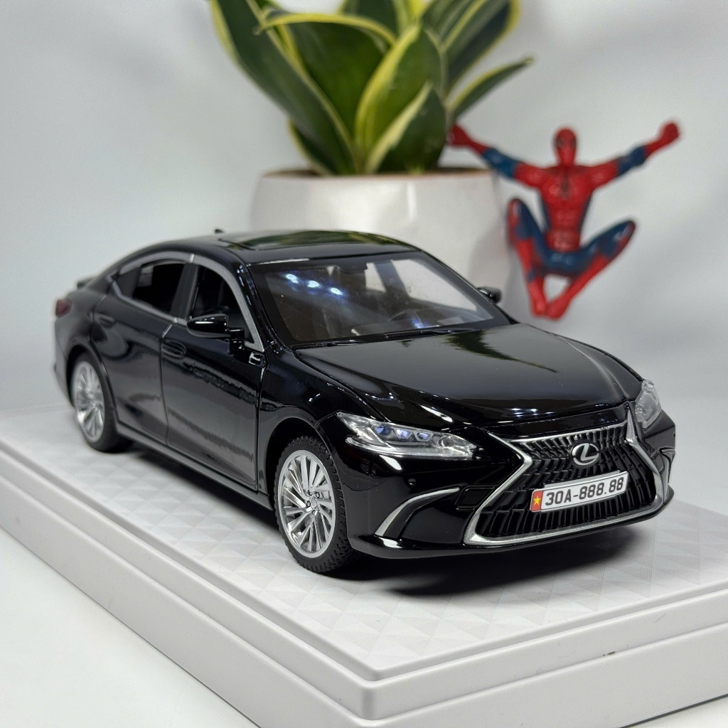 [ฐานฟรี] โมเดลรถเหล็ก 1:24 สเกล ES300h พร้อมป้ายทะเบียน VIP ของเล่นเด็ก ของสะสมและตั้งโชว์