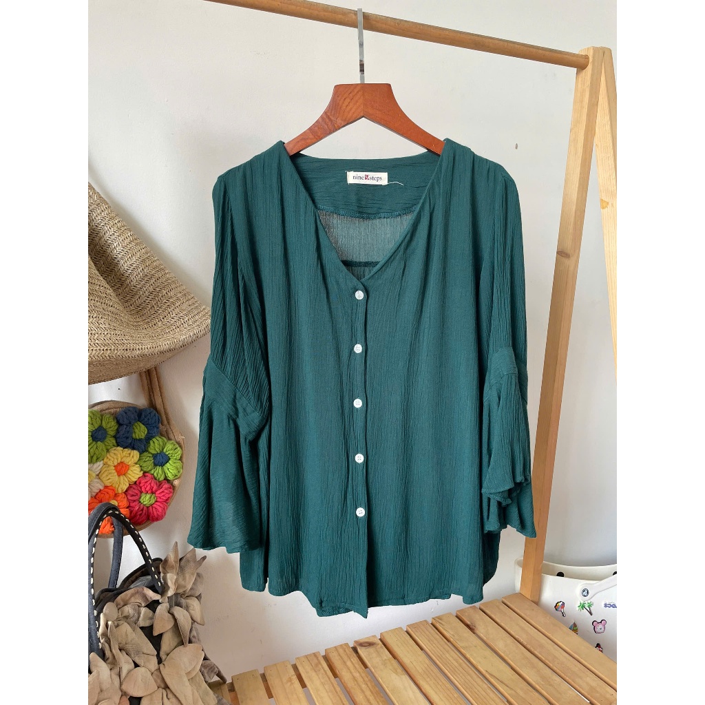 (Liquidation - 2hand) เสื้อกล้ามคอ B แขนบาน