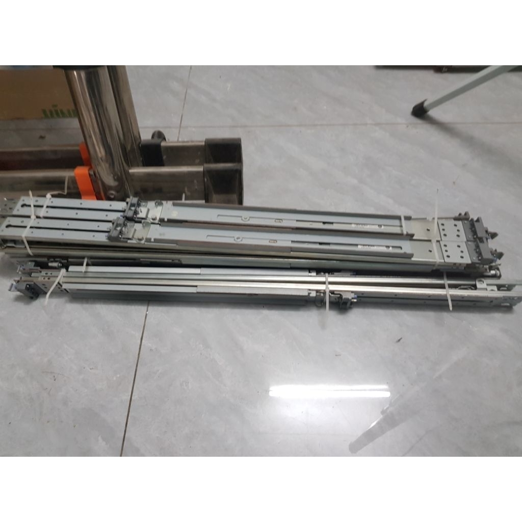 IBM - 46C4160 - IBM L&R RAIL KIT สําหรับ X3550M2 / X3550M3 / X3650M2