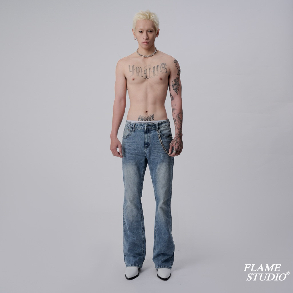 FLARE DENIM IN LIGHT BLUE กางเกงยีนส์ผู้ชายขาบานสีฟ้าอ่อน