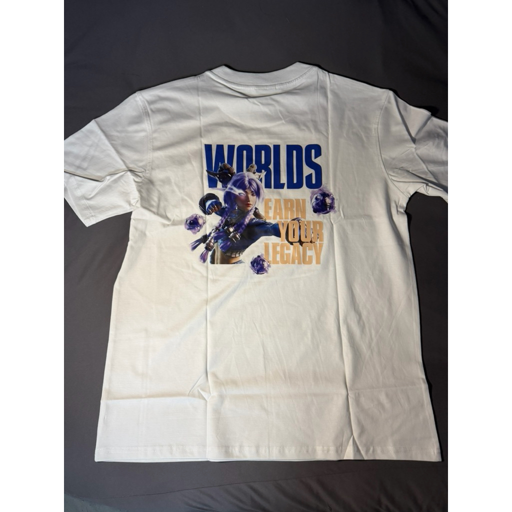 WORLDS 25 Yunara LOL League of Legends Earn Your Legacy เสื้อยืดโดย VNGGames