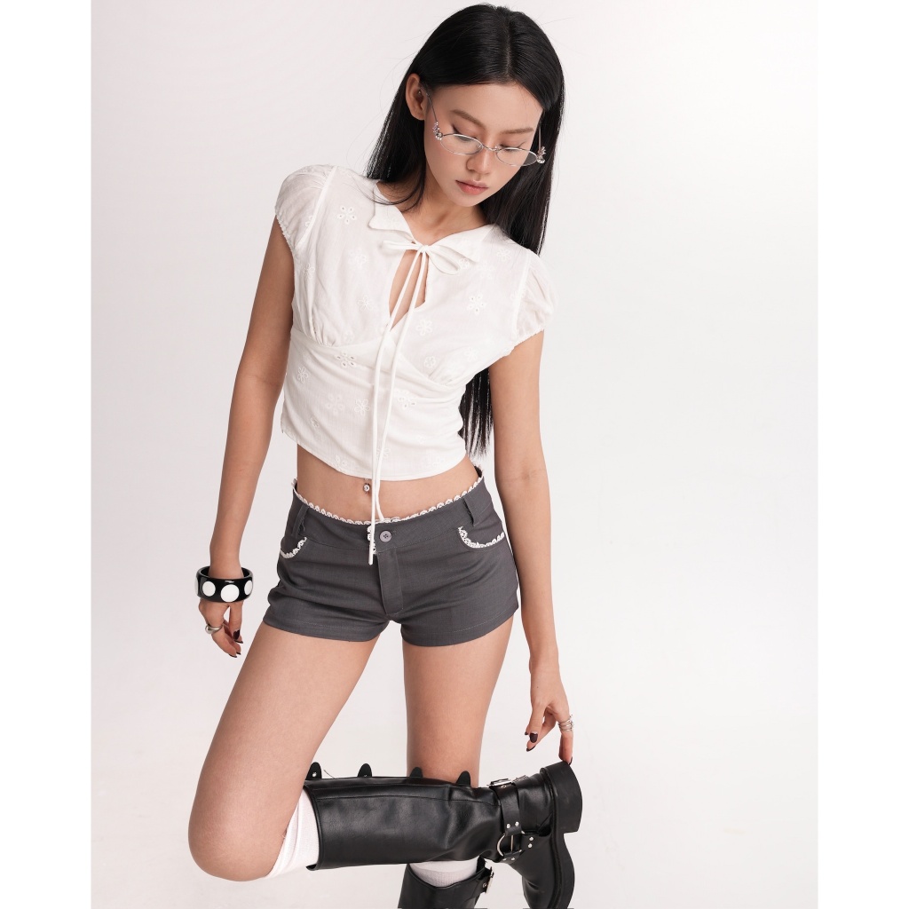 เสื้อเชิ้ตดีไซน์ปักลายดอกไม้ทรงสลิมแฟชั่น - เสื้อ Roselia | โนเอ - รูปที่ 3