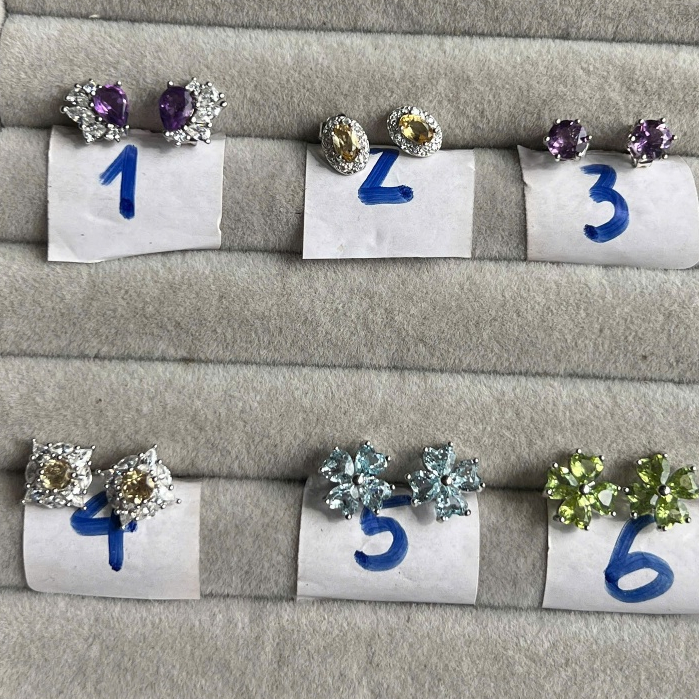 ต่างหูเงิน 1 คู่ สลักแพลทินัม S925 เจาะพร้อมด้ามจับแบบกดและ pe.ri.dot to.paz อเมทิสต์สีเหลือง ปรับแต