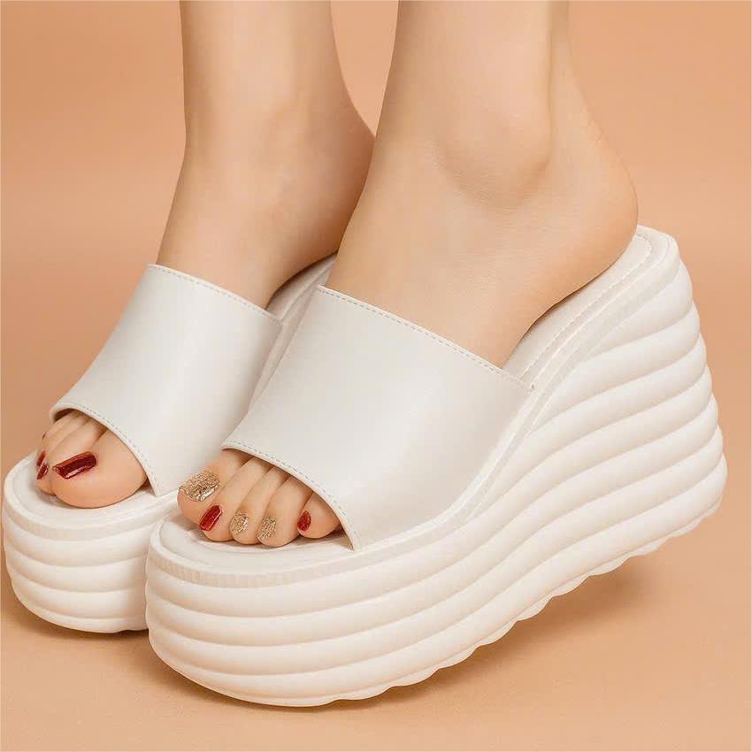 WOMENS 8P CANE SLIPPERS WITH COLOR STRAPS BN67