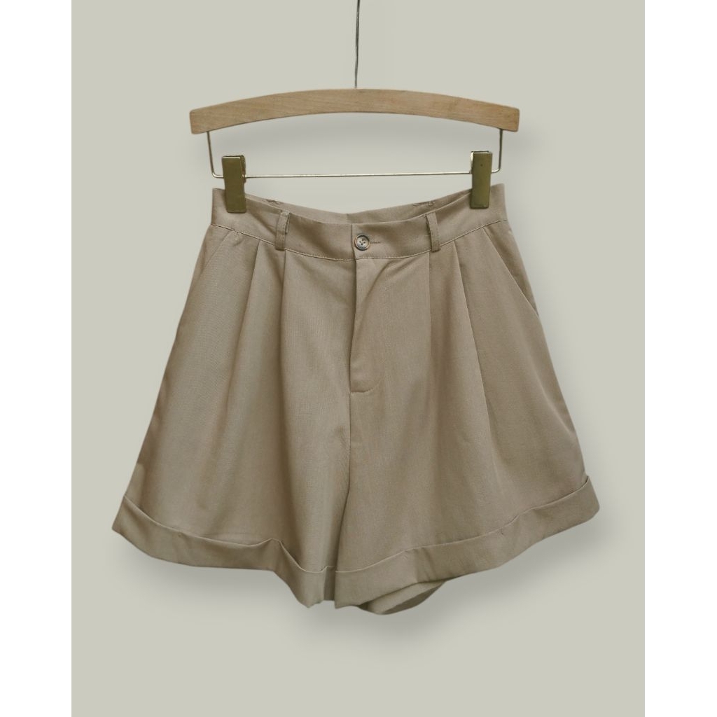 GRL กางเกงขาสั้นสีเบจ-น้ําตาล