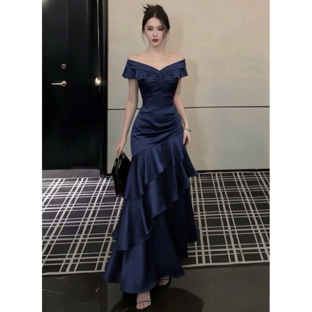 ชุด 3 สี RED BLUE WHITE FLAT SHOULDER CROSS-BUSTED 3-LAYER DRESS สําหรับ GOING OUT, PARTY, EVENTS, EXTREMELY LUXURY