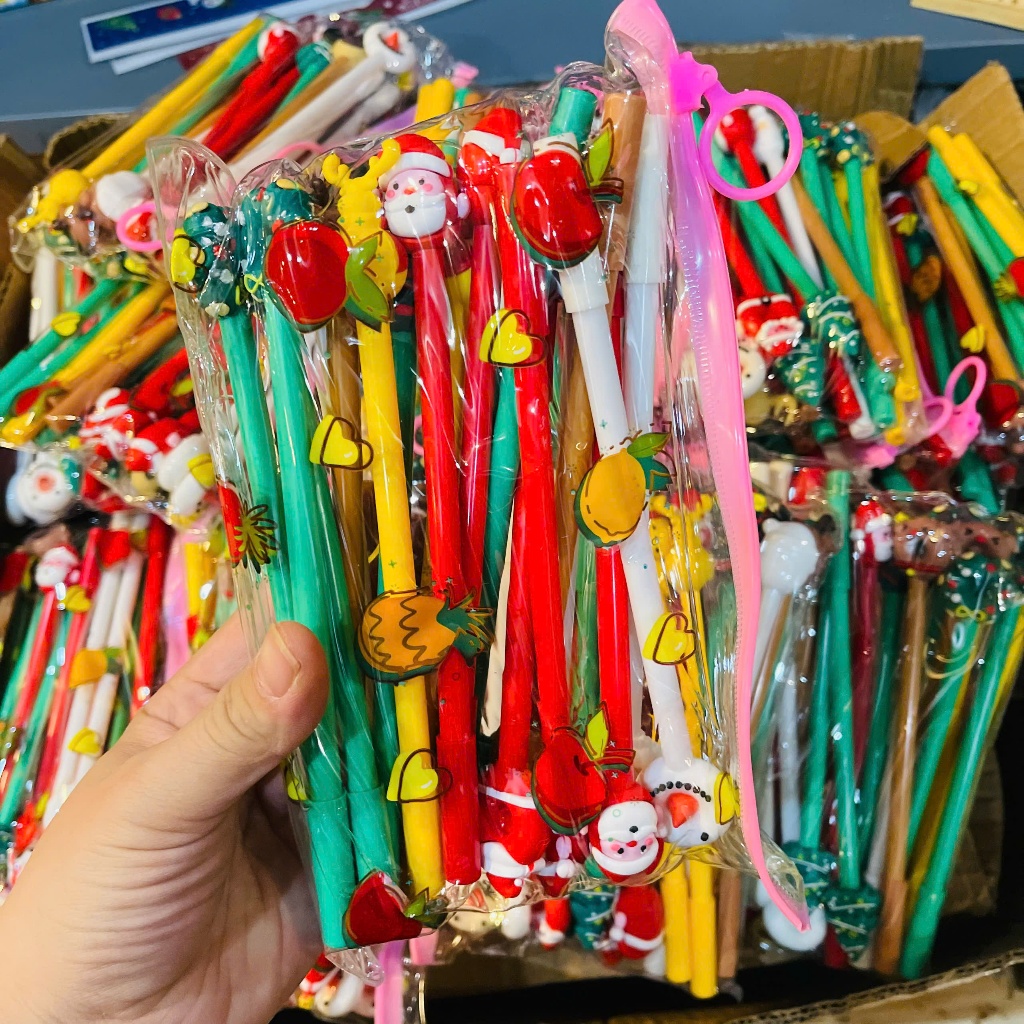 Combo of Cute 3D NOEL Pens หลากสี หมึกเจลดําธรรมดาเข้ม ปากการาคาถูกสําหรับคริสต์มาส