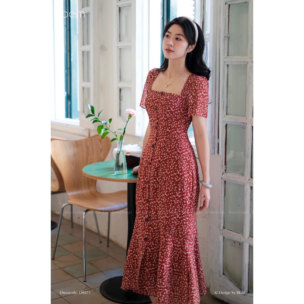 BEM เดรสลายดอกหางปลาคอเหลี่ยมสีแดง (DR871)