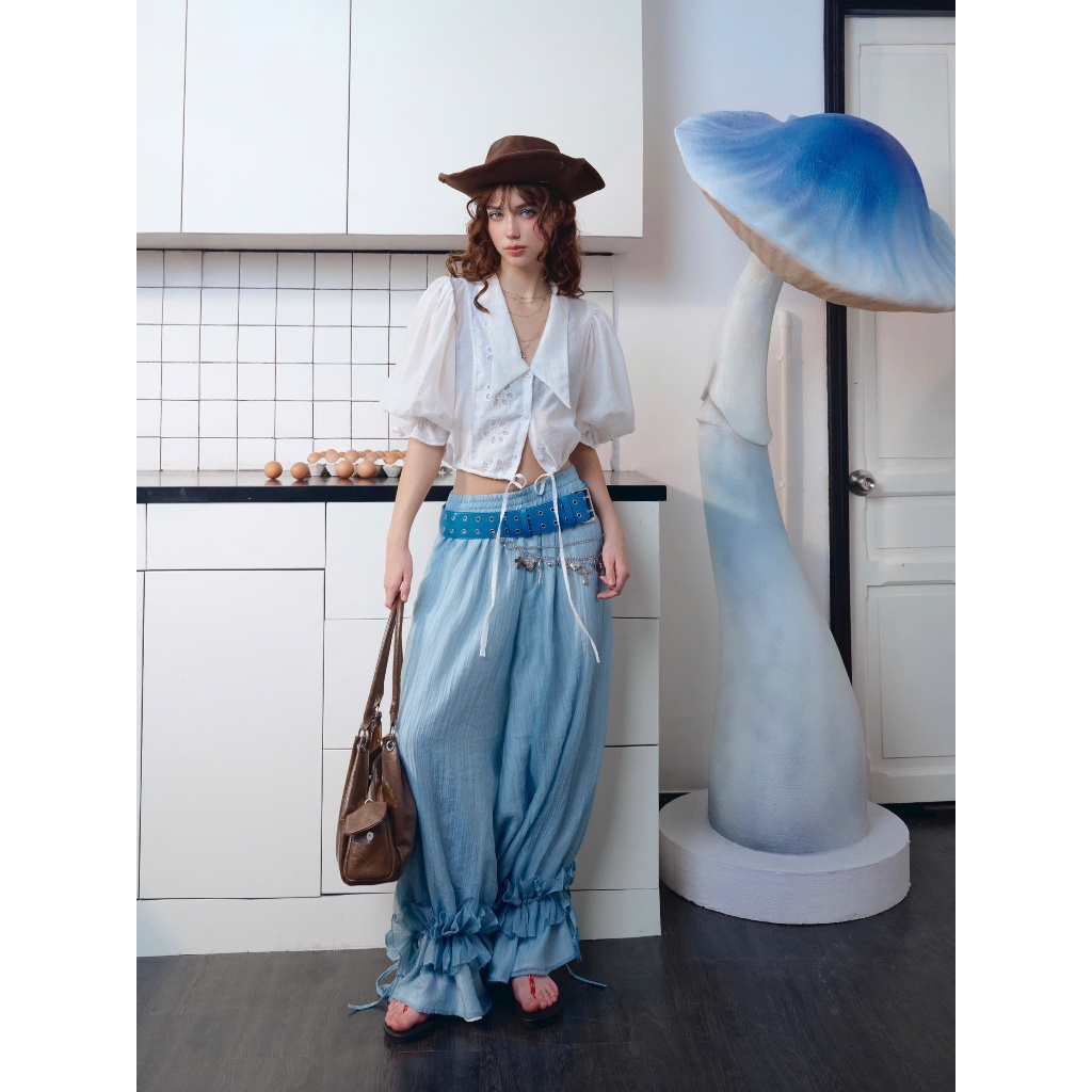 Iris Top - Remmus | เสื้อไหมพรมคอวีปักโบอิ