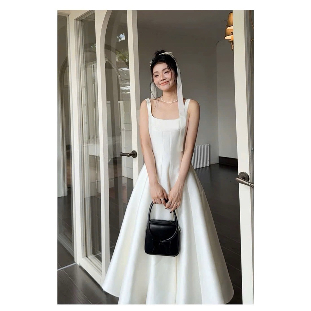 BECHIC Tafa ชุดเจ้าหญิงดีไซน์คอสี่เหลี่ยมบานและเซ็กซี่