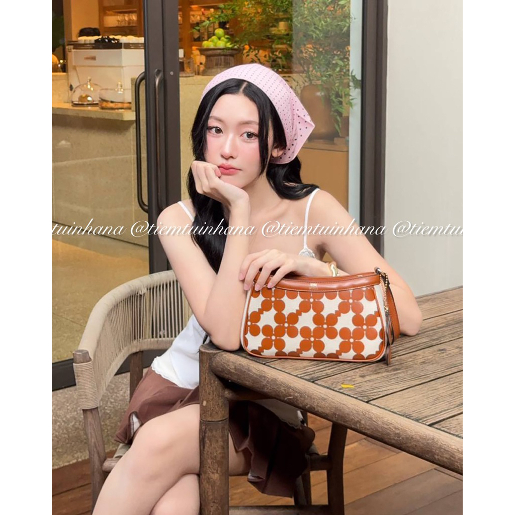 [TIEM TUI NHA NA] COREY LYN2025 กระเป๋า รุ่นดอกไม้ ขนาด 25cm