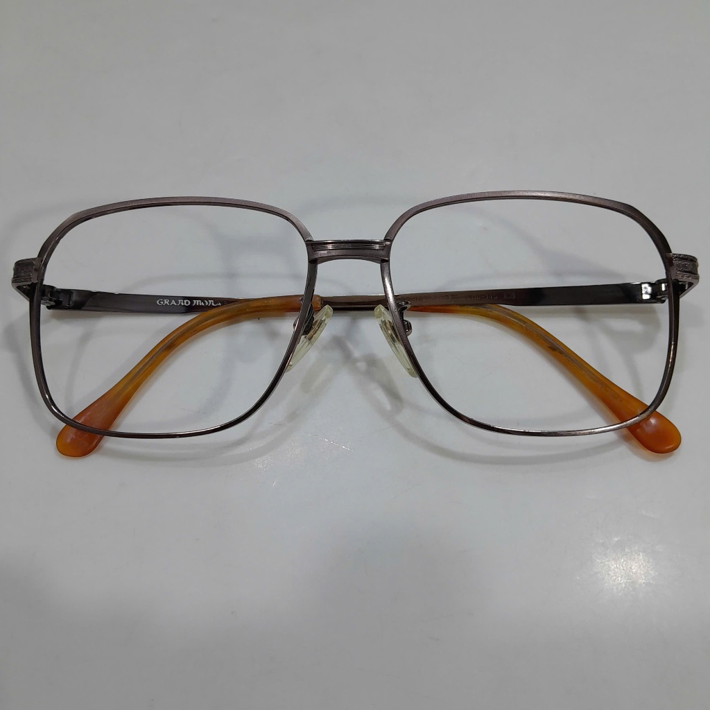 กรอบแว่นตาผู้ชาย JAPAN GRAND MONARCH Classic Titan 2hand มือสอง