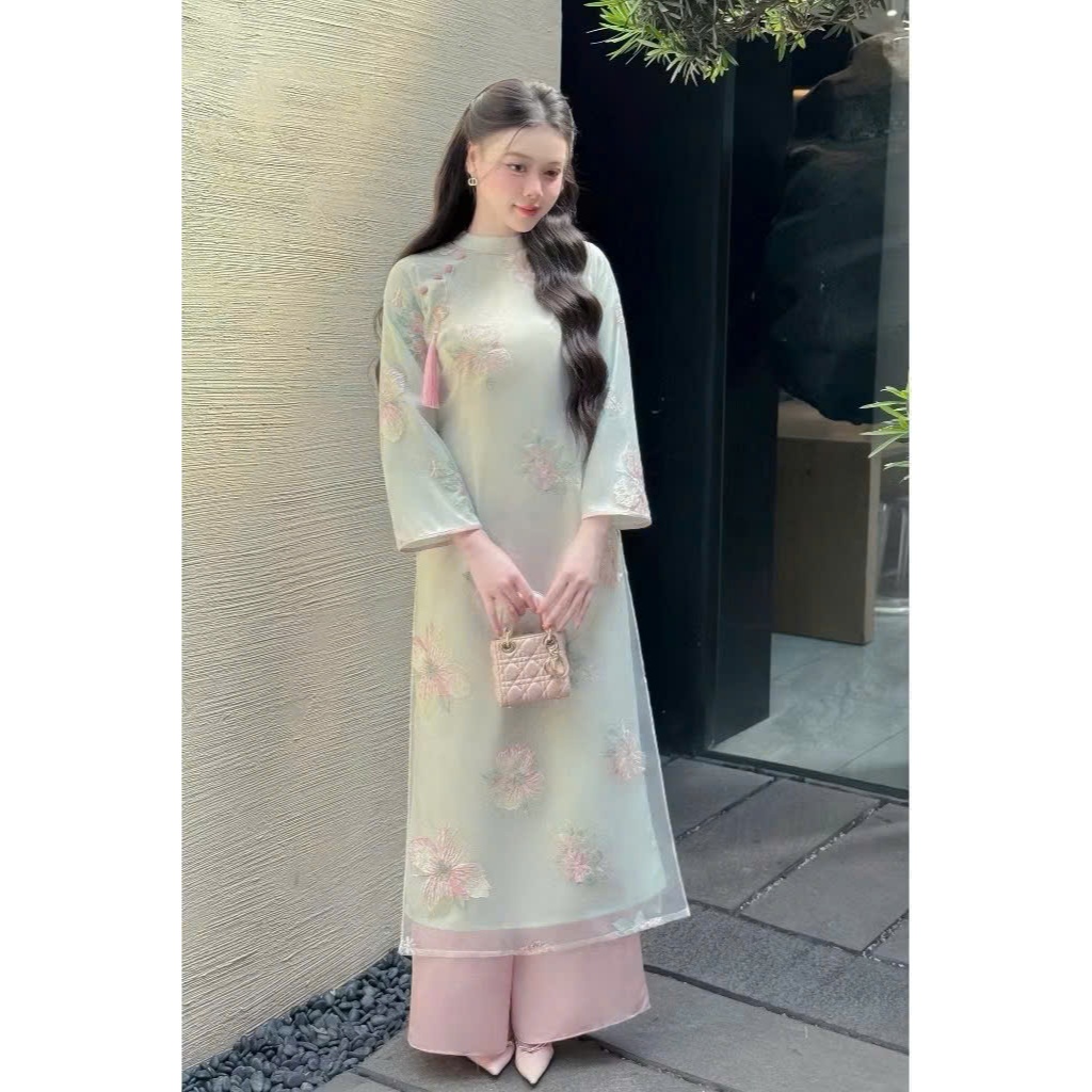 2 สี EMBROIDERED Chiffon Ao Dai SET + PINK SILK PANTS - SIZE S และ M - สินค้า023184 โรงกลั่น