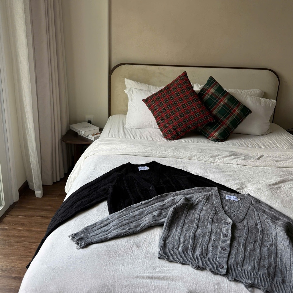 Calem.Club - BROKEN- KNIT คาร์ดิแกน Premium fine wool แบบ unisex เสื้อแจ็คเก็ตกันหนาวสําหรับผู้ชายและผู้หญิง - รูปที่ 4