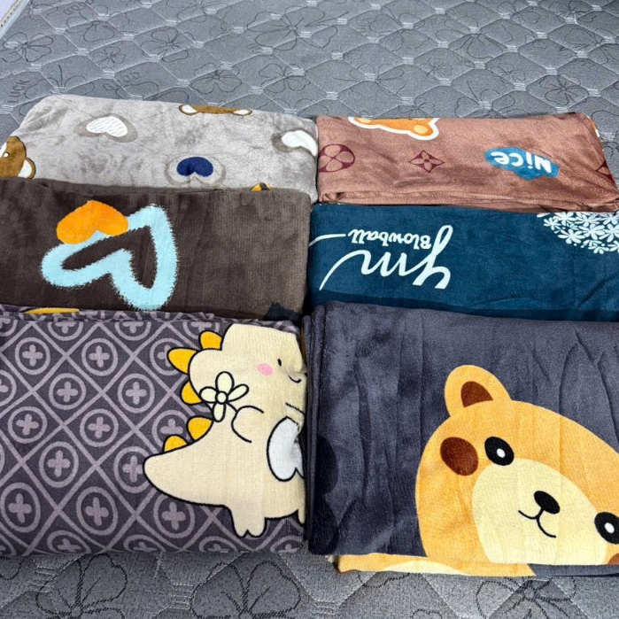 Yuki ปลอกผ้านวมกํามะหยี่พร้อมช่องซิปขนาด 2m2x2m