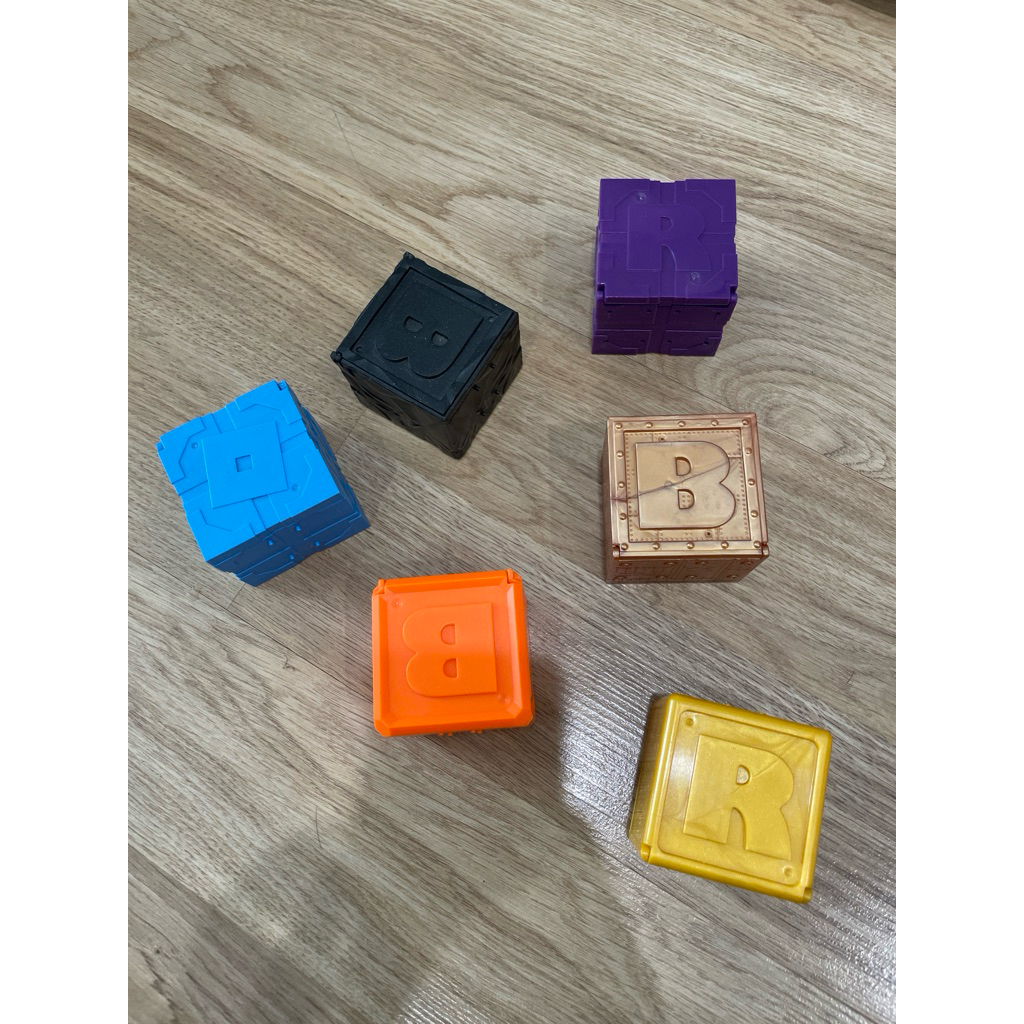 กล่องของเล่น roblox ของแท้