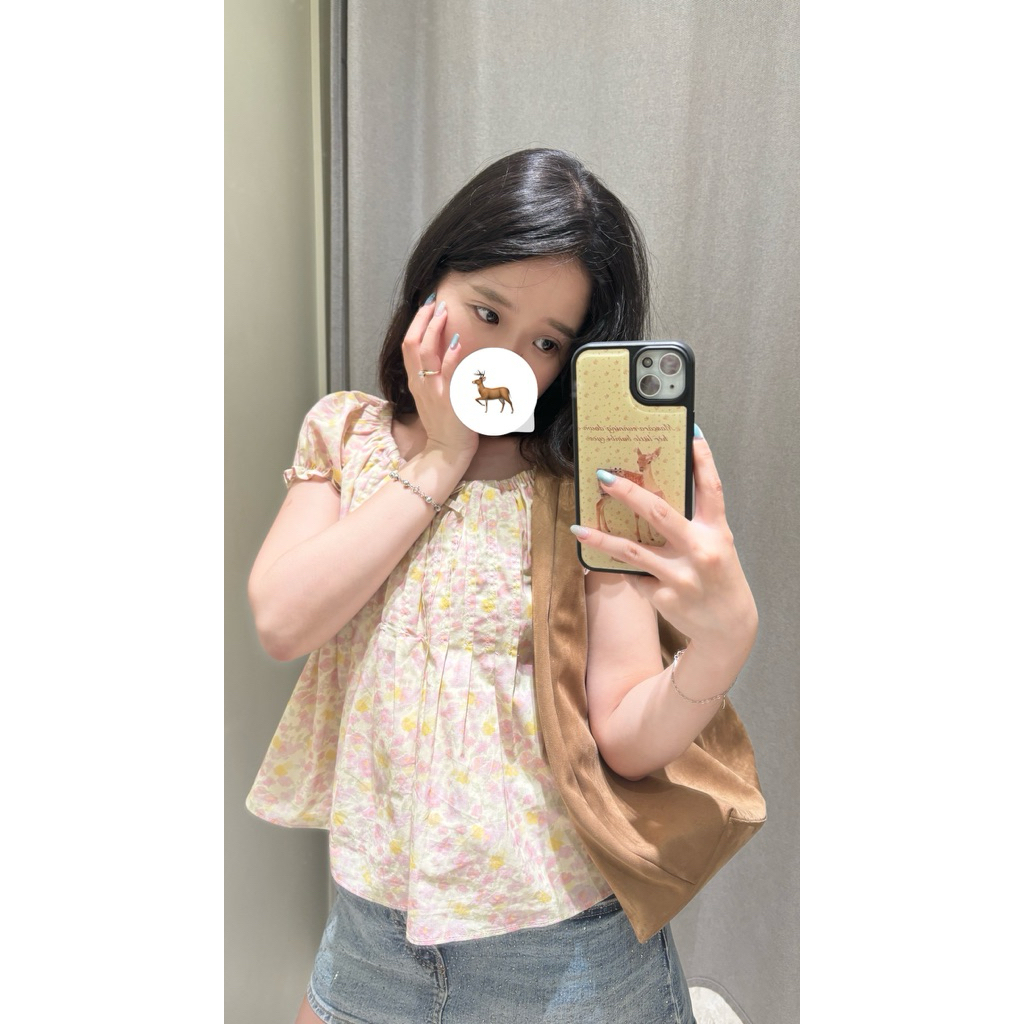 - เสื้อบับเบิ้ล - เสื้อลายดอกแขนพองจับจีบ (อ่านรายละเอียดก่อนซื้อ)