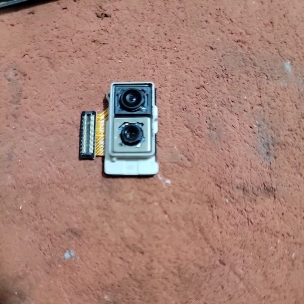 ปลดล็อคกล้องหลัง LG G7 ThinQ