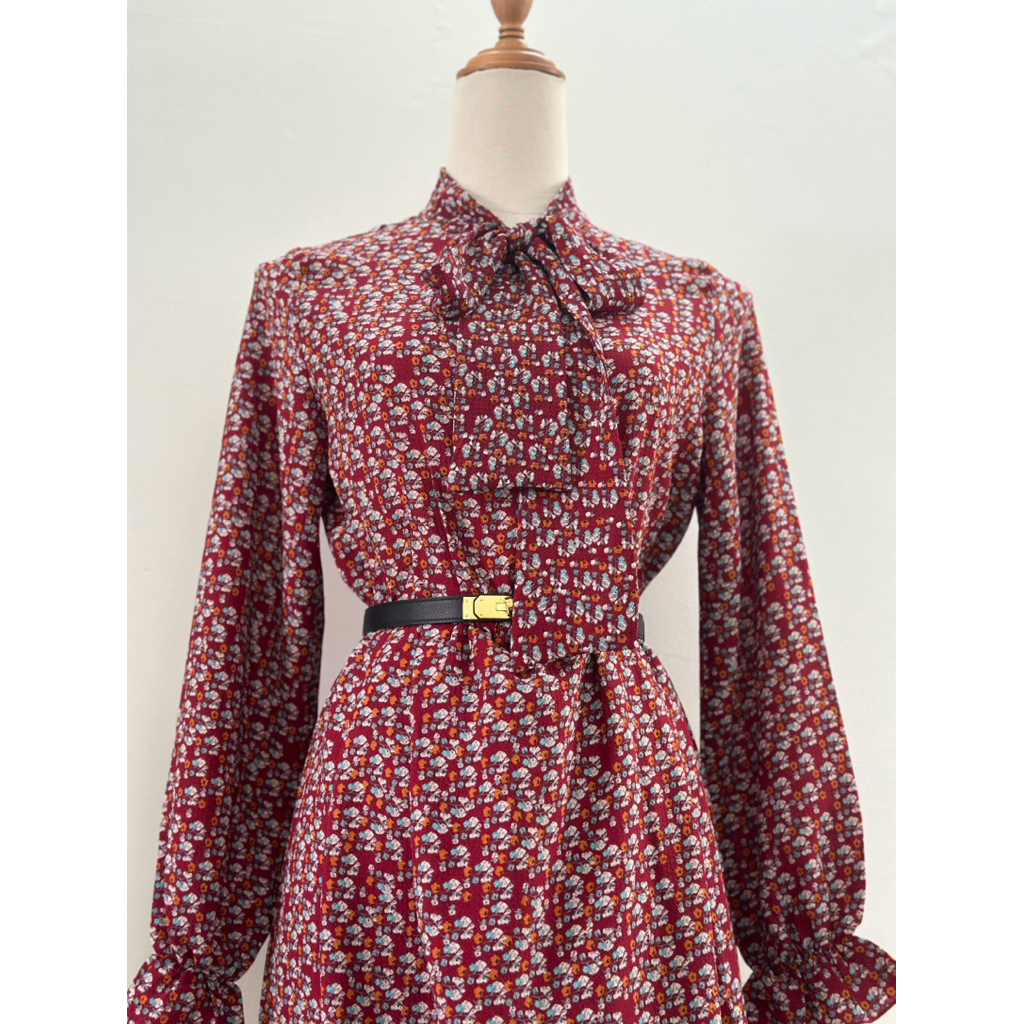 โคโคมิลัน. เดรสลายดอกเด็ก กระโปรงมิดิ คอปกผูกโบว์ แบรนด์ SHC 2hand Si Han