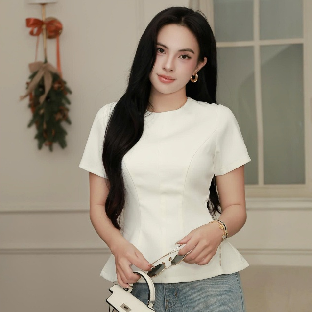 Lyan Top - เสื้อคอกลมแขนสั้น พรีเมี่ยม 2 ชั้น - What To Wear