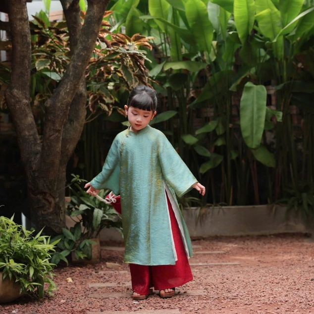 Renovated Ao Dai for Girls Tet 4 ด้าน - Charming B02