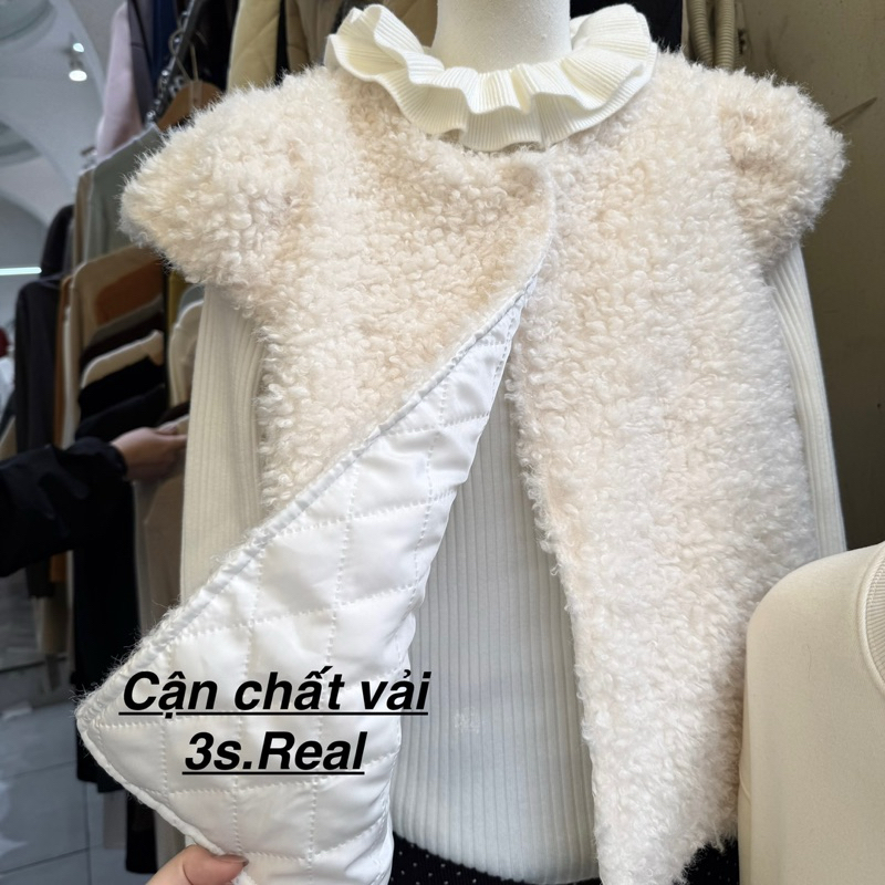 (มีจําหน่าย) SLEEVED FUR COAT WITH CEILING QC TYPE 1