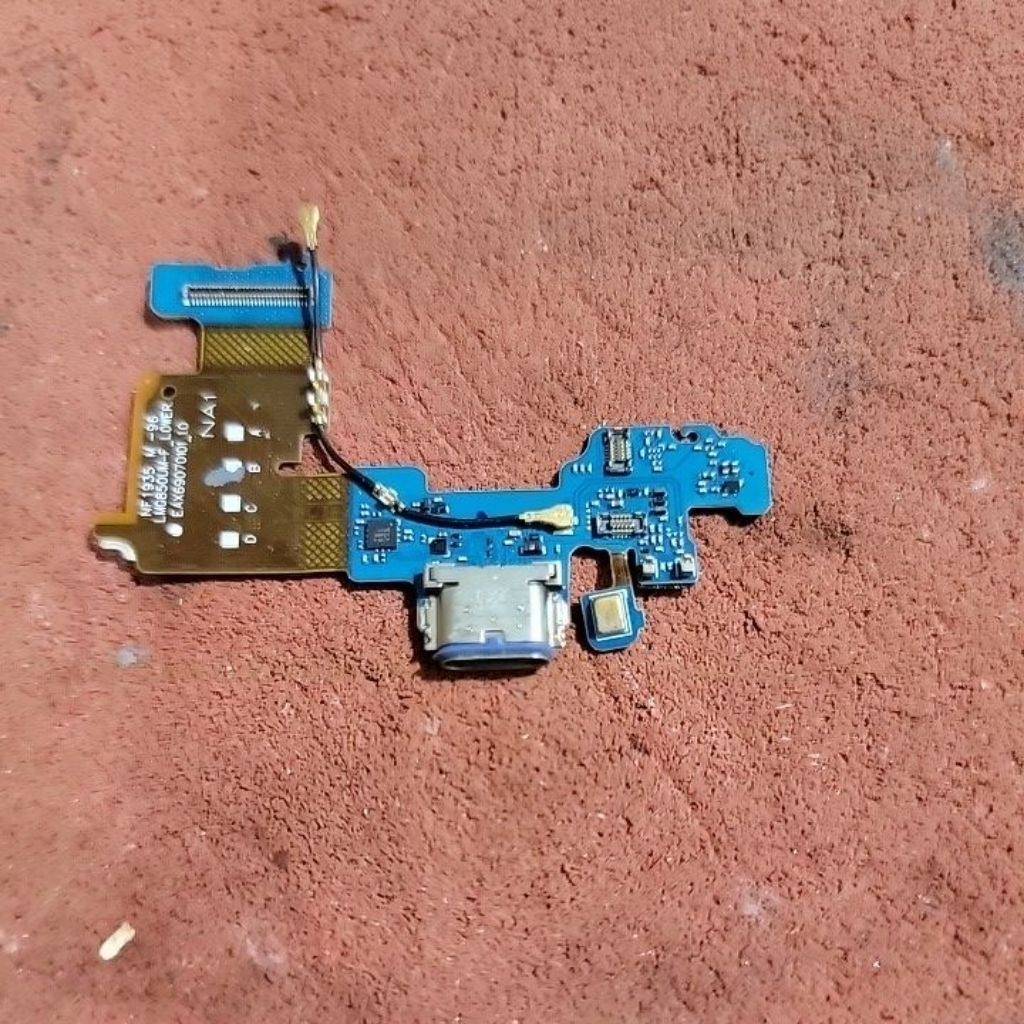 บอร์ดชาร์จสังกะสี LG G8X ThinQ แกะแล้ว