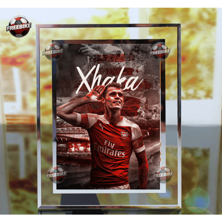 กรอบโปสเตอร์ GRANIT XHAKA พร้อมกระจกคริสตัลคุณภาพสูง รุ่น 1