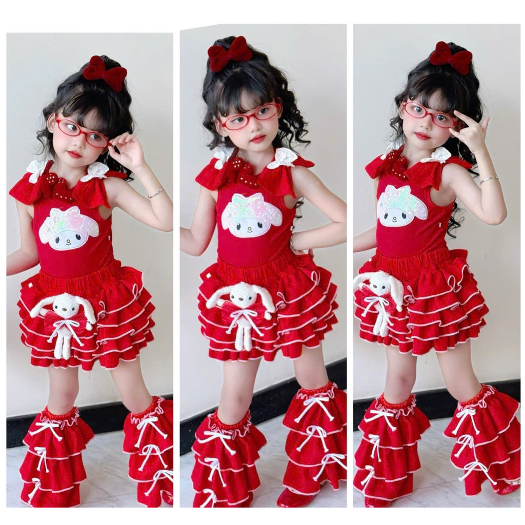 ชุดกระโปรง 5 ชั้นสีแดงและสีขาว + เสื้อยืดโบว์ไหล่สีแดงดีไซน์ฟรีพร้อมกิ๊บและถุงเท้าระบายสําหรับเด็กผู้หญิง
