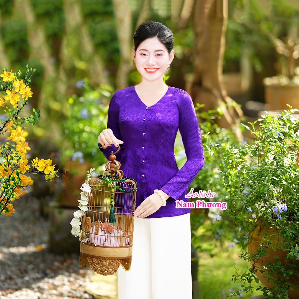 เสื้อโบรเคดไหมสีม่วงผู้หญิง เสื้อคอเต่า - น้ําภูง รหัสสินค้า: GNP193T