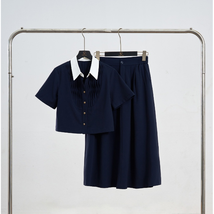 เสื้อเชิ้ตแขนสั้นผู้หญิงคอปกเยอรมันและหน้าอกพร้อมกระโปรงทรงเอ 2 ด้าน VIEN TRAN V61H25Q032, V62R25Q01