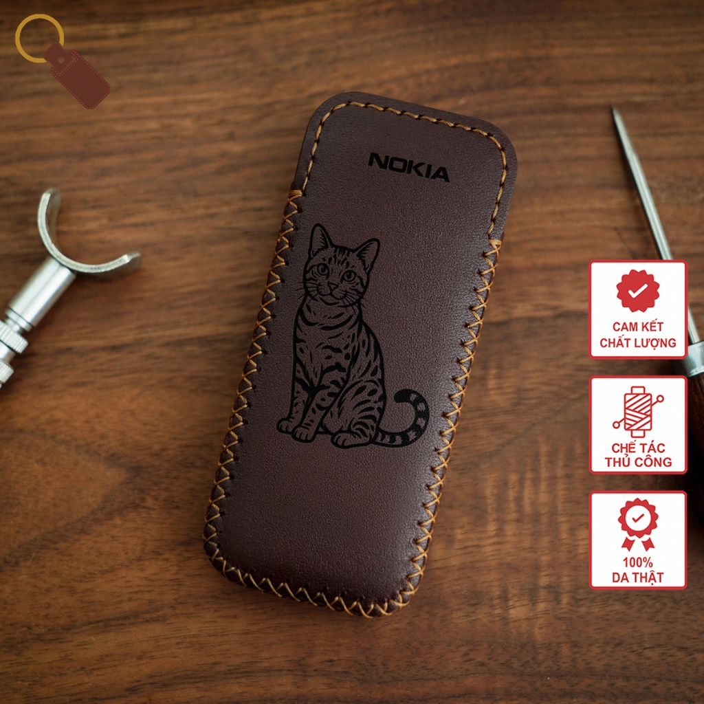 เคสโทรศัพท์หนังสําหรับ N0kia 6700, 8800 - สลักด้วยภาพแมว - งานฝีมือจากหนังวัวแท้ - สีน้ําตาล