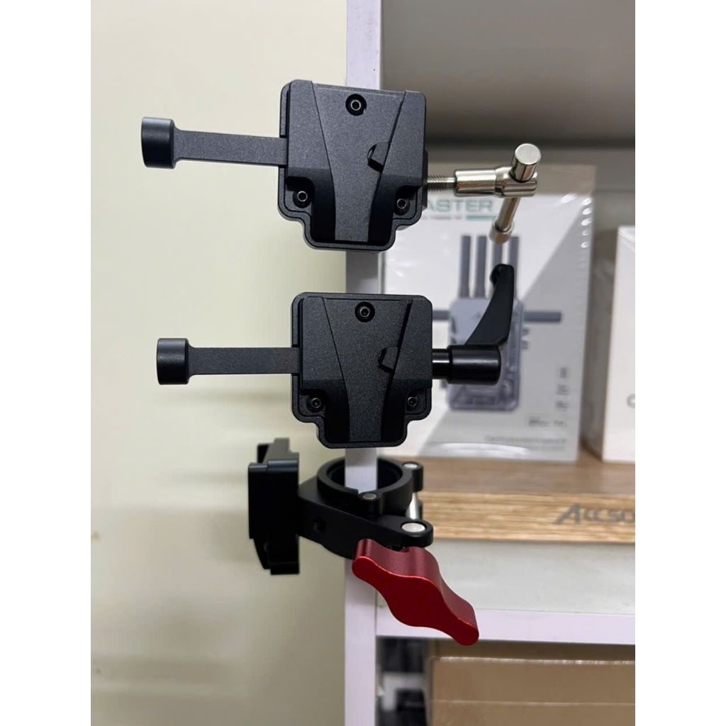 คลิปแบตเตอรี่มัลติฟังก์ชั่น Vmount สําหรับเมาท์ขาตั้งไฟ (ที่วางแบตเตอรี่ V-Mount สําหรับการบันทึกวิด
