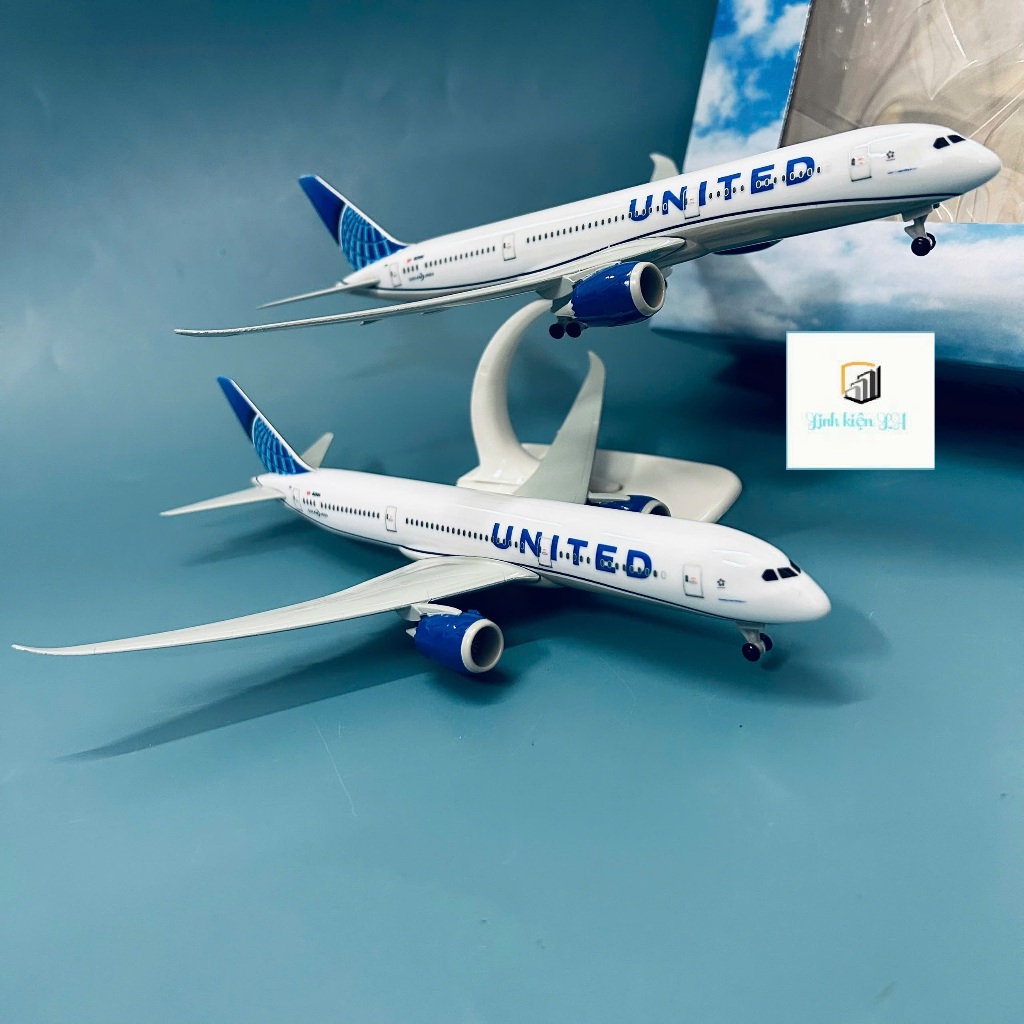United Airlines Boeing B787-9 Airplane Display รุ่น 1:400 – พร้อมขาตั้งโชว์ | พรีเมี่ยม พิมพ์ 1 (กล่