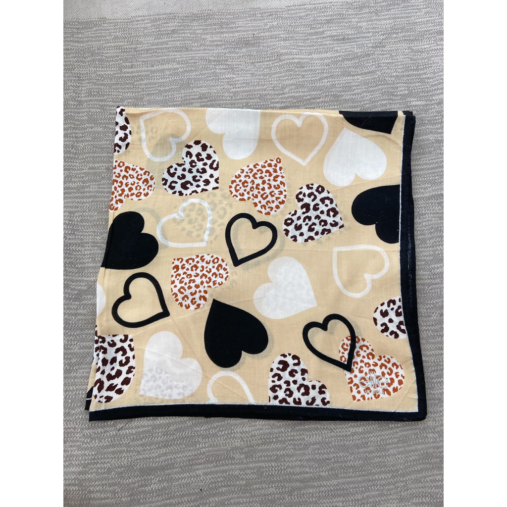 |มือ2ญี่ปุ่น| ใหม่ HEART SCARF 51x51ซม