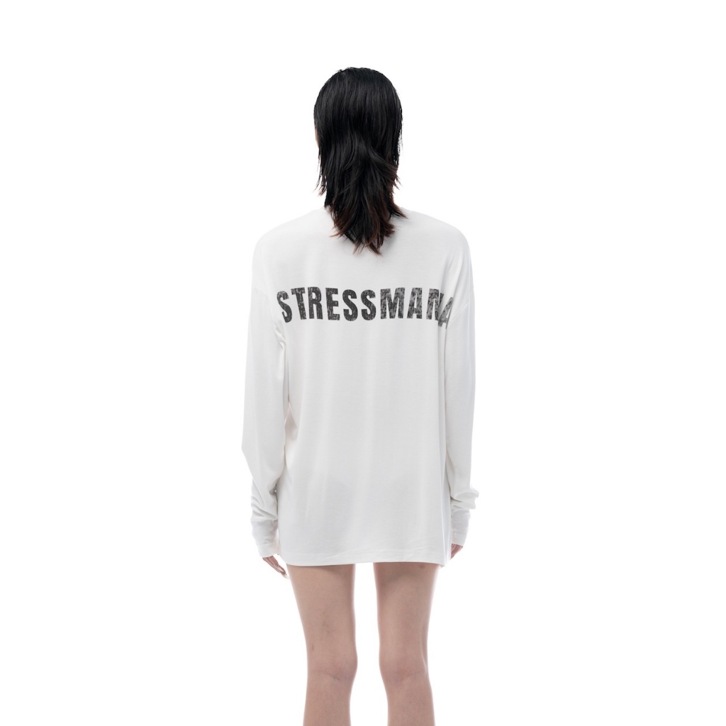 STESSMAMA – FW25 HOTEL MAMA LONGSLEEVE RELAX FIT WHITE – เสื้อยืดแขนยาวสําหรับผู้ชายและผู้หญิง