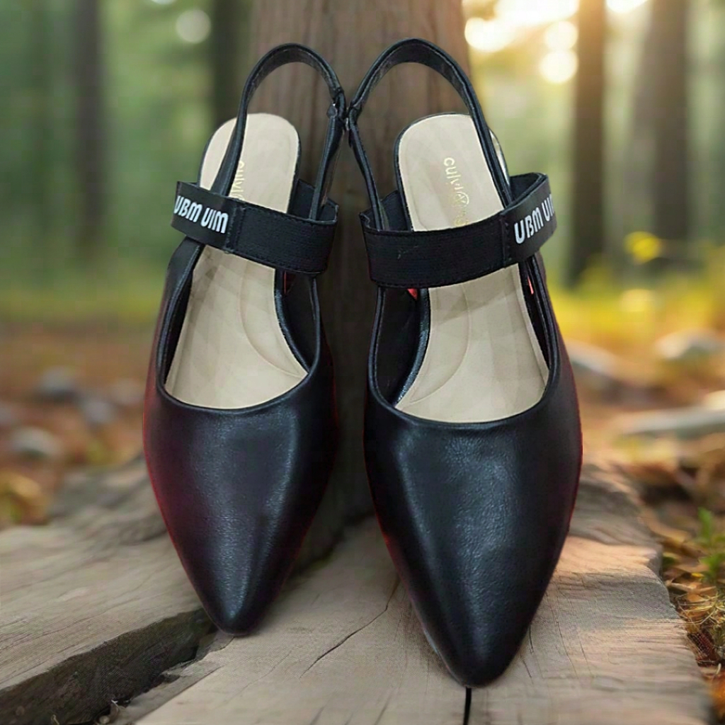 LIQUIDATION ubm uim รองเท้าแตะส้นเหลี่ยมหัวแหลมหนังด้าน